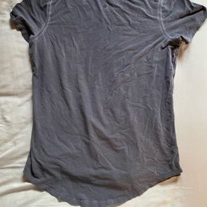 Lululemon Crew *Fade Size 6 Color is a blue/grey tie dye